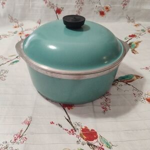 Vintage Turquoise Club Dutch Oven 4 Quart Pot